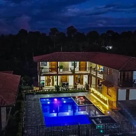 Salome Hotel *
